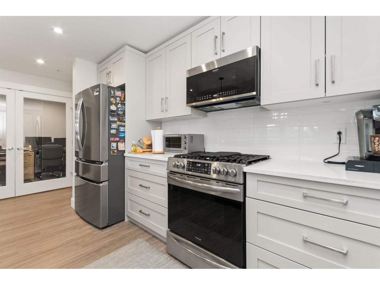 208 45745 WATSON ROAD, Sardis South, Chilliwack