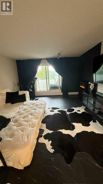 Single Family House for Sale in    Street NW Varsity Calgary 