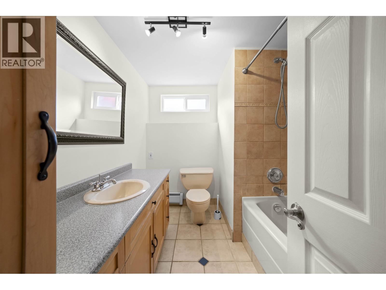 163 WOODLAND Drive, Tsawwassen