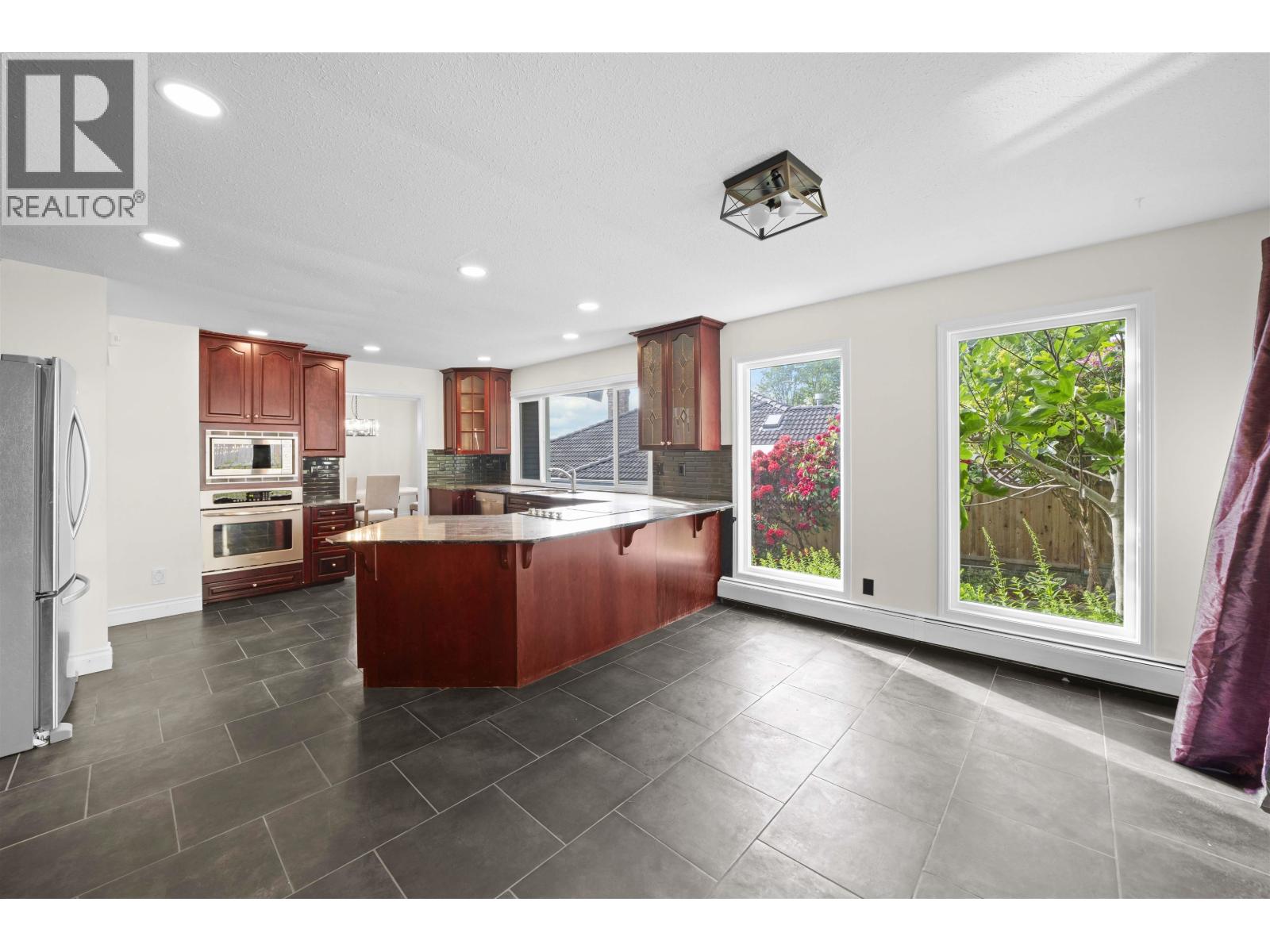 163 WOODLAND Drive, Tsawwassen