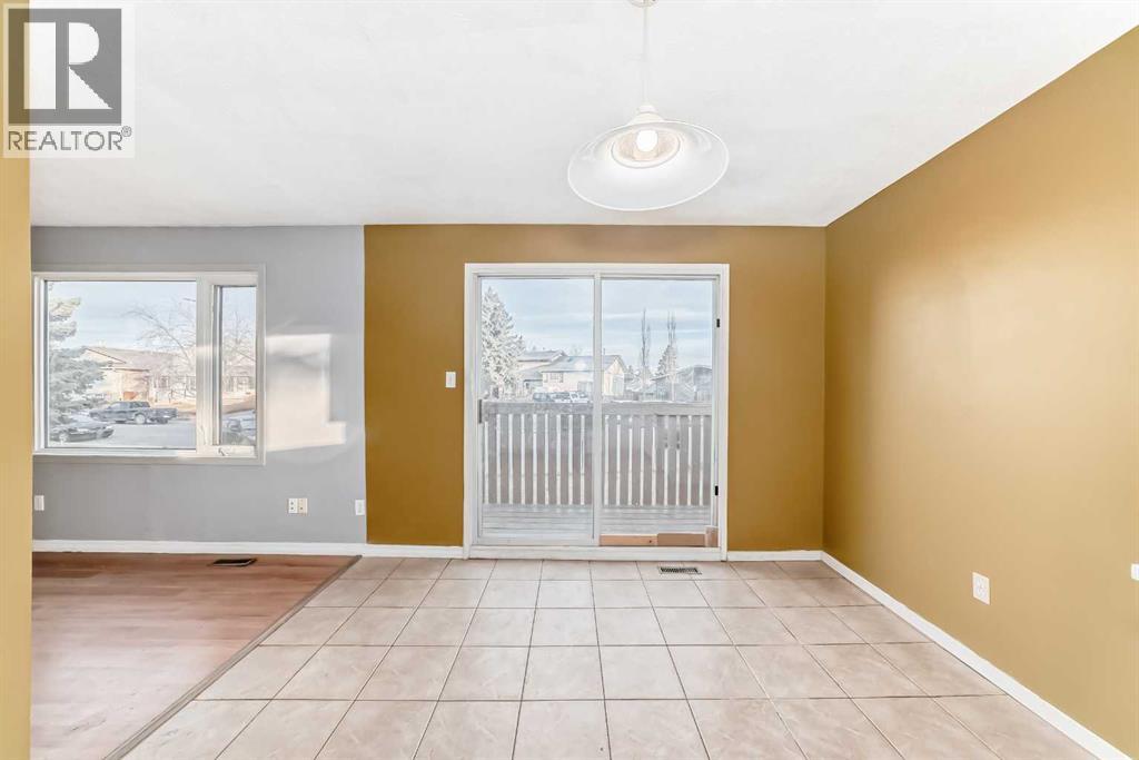 Single Family House Bi-level for Sale in  Dovertree Place SE Dover Calgary 