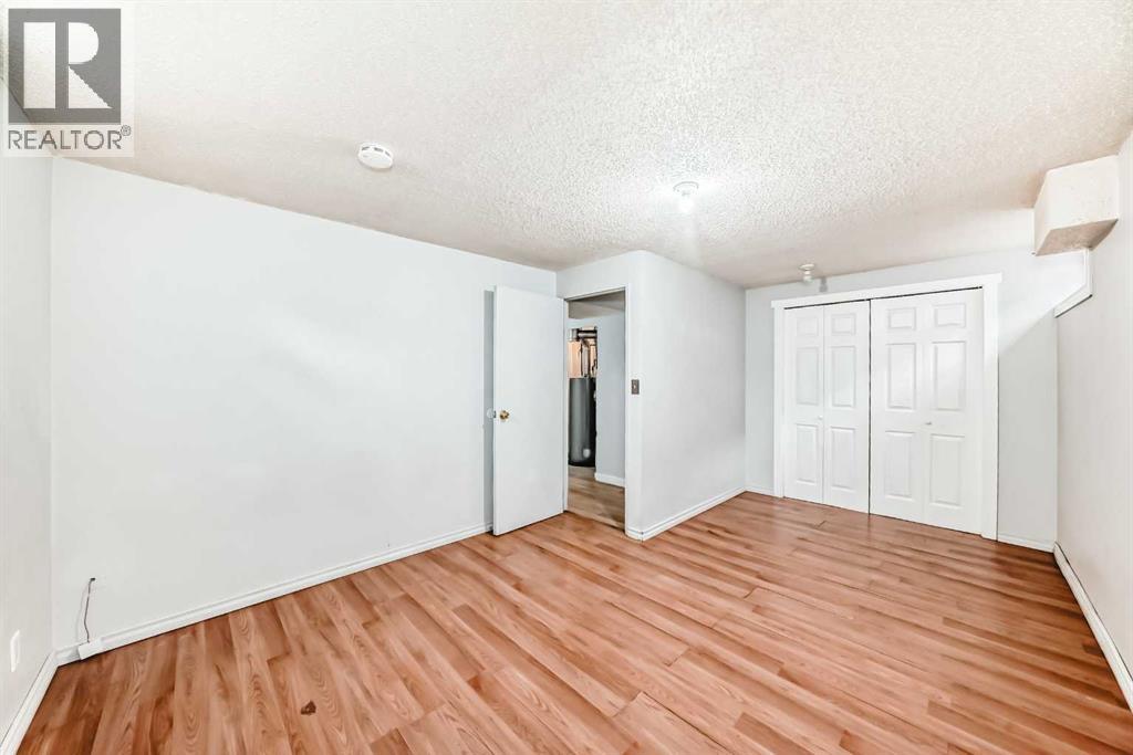 Single Family House Bi-level for Sale in  Dovertree Place SE Dover Calgary 