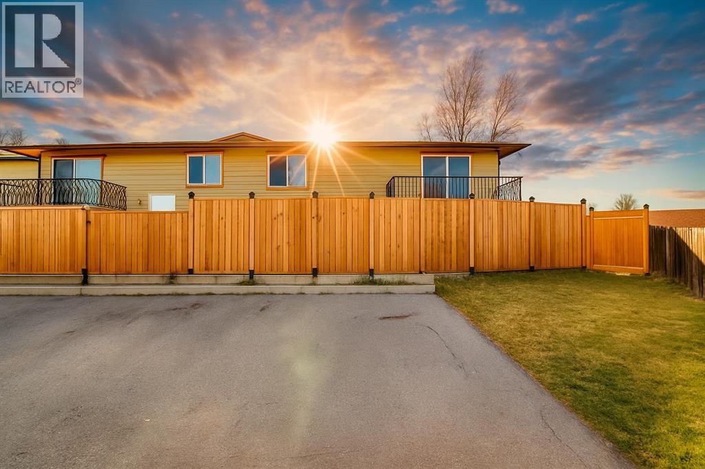 151 F Pinehill Road NE, Calgary, Alberta