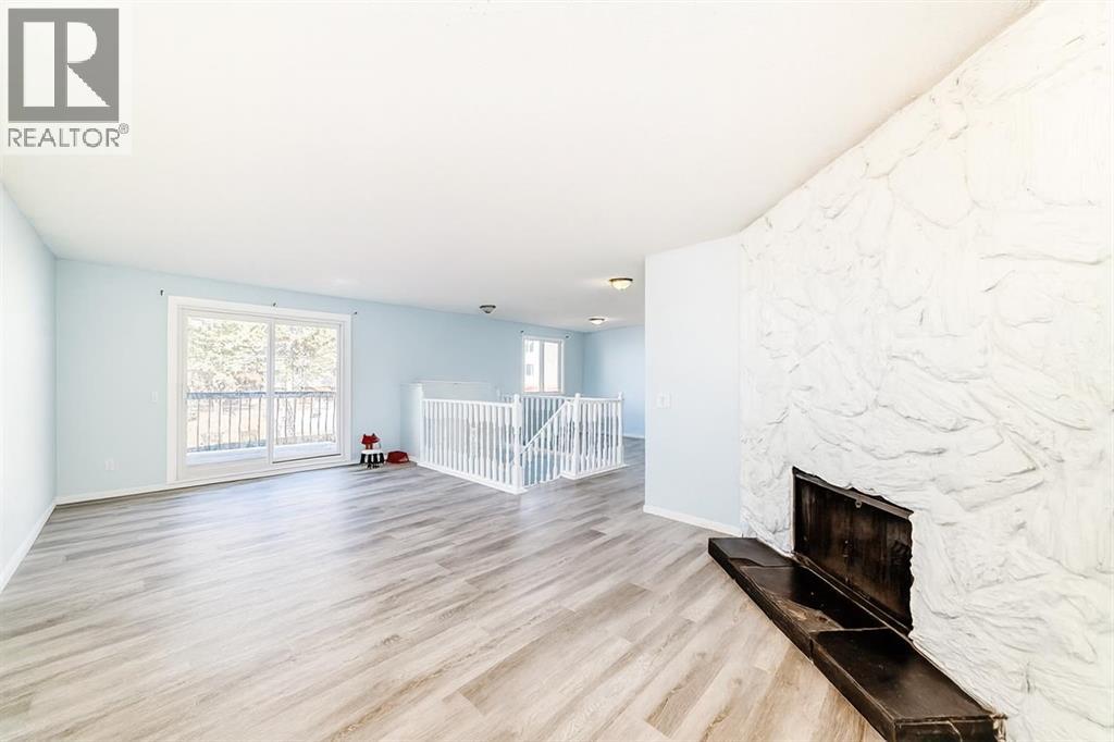 Single Family House Bi-level for Sale in  F Pinehill Road NE Pineridge Calgary 