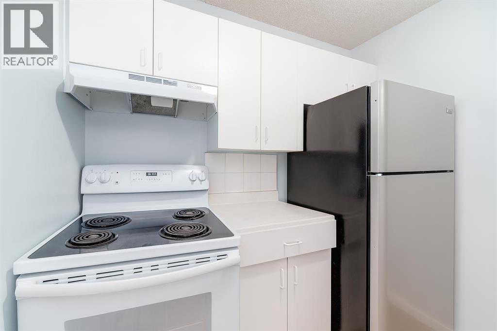 Single Family House Bi-level for Sale in  F Pinehill Road NE Pineridge Calgary 