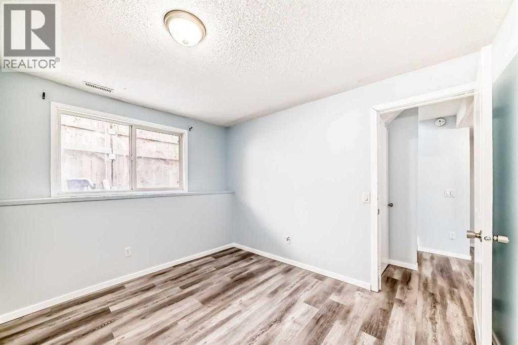 Single Family House Bi-level for Sale in  F Pinehill Road NE Pineridge Calgary 