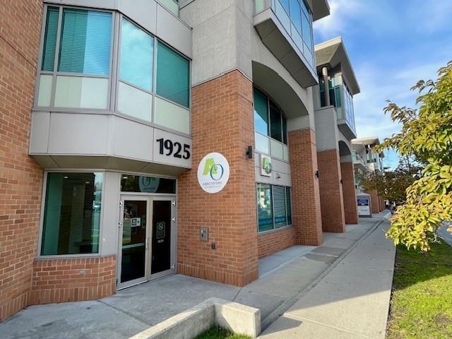 Office in Abbotsford - Image 26