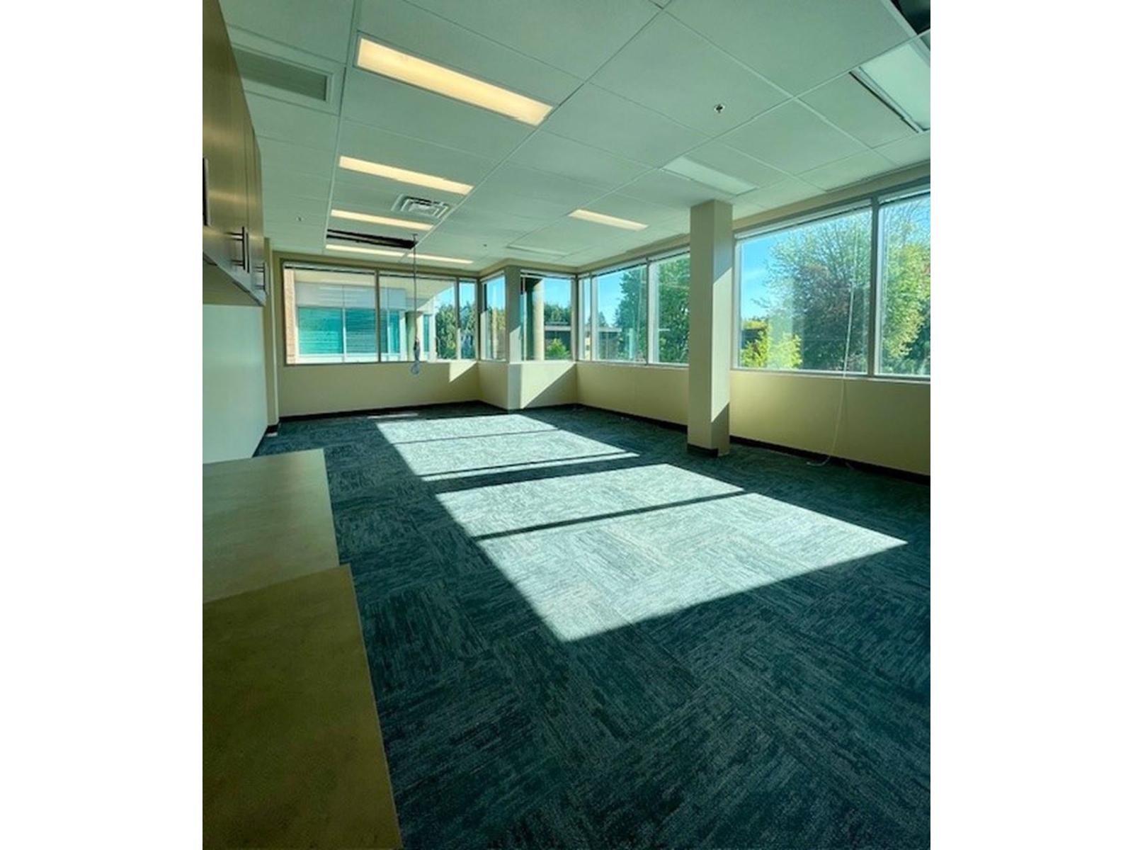 Office in Abbotsford - Image 10