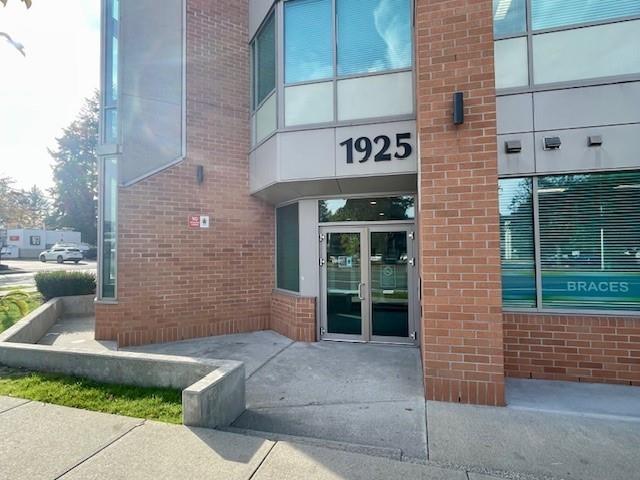 Office in Abbotsford - Image 25