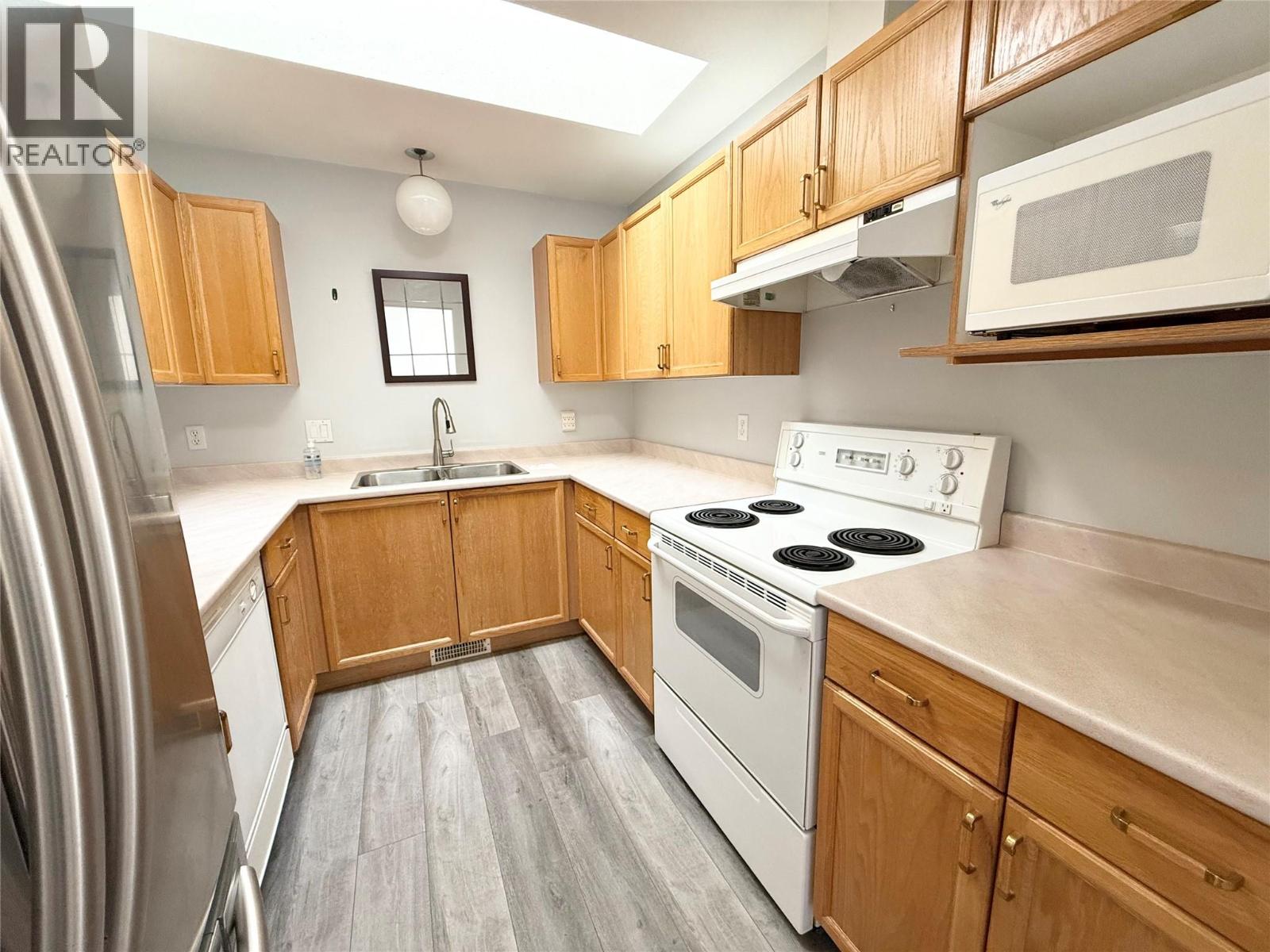 #6 2760 VOGHT STREET - 10