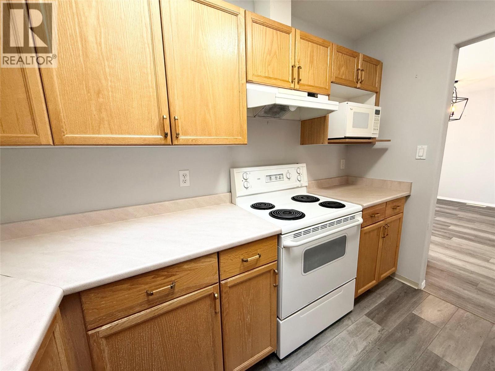 #6 2760 VOGHT STREET - 11