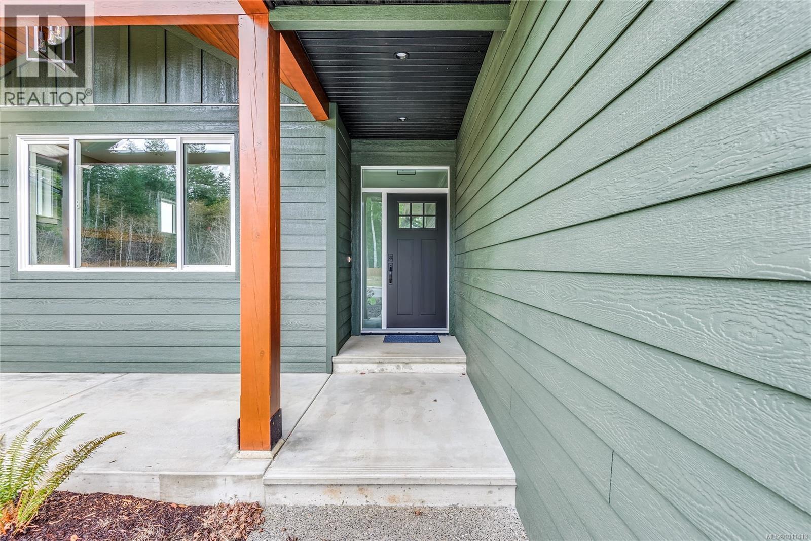 742 Salmonberry St, Campbell River