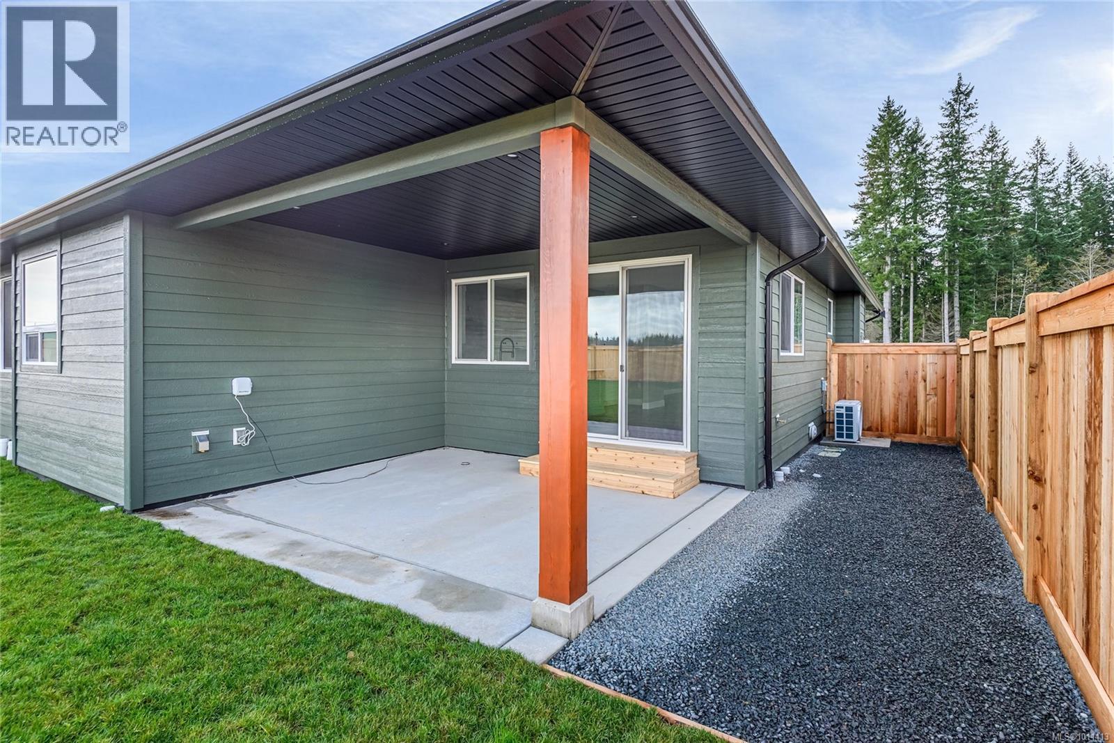 742 Salmonberry St, Campbell River