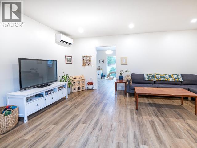 2560 MAYWOOD ROAD, Powell River