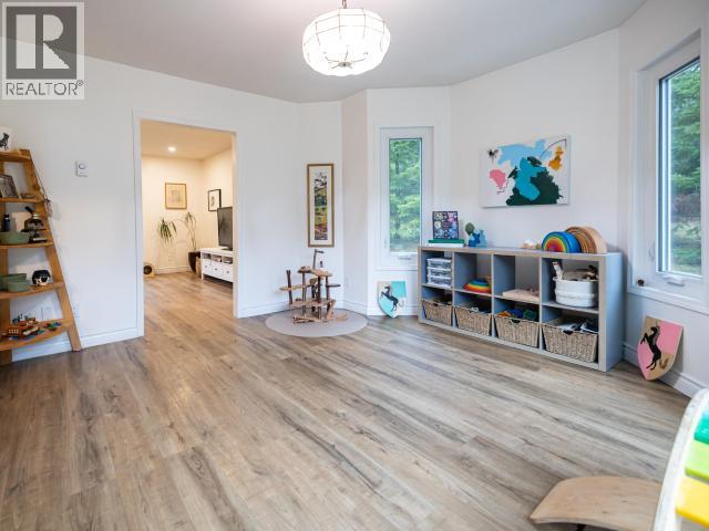 2560 MAYWOOD ROAD, Powell River