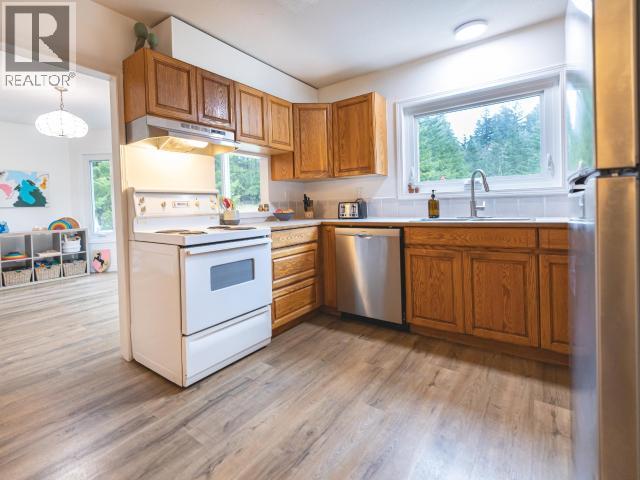 2560 MAYWOOD ROAD, Powell River