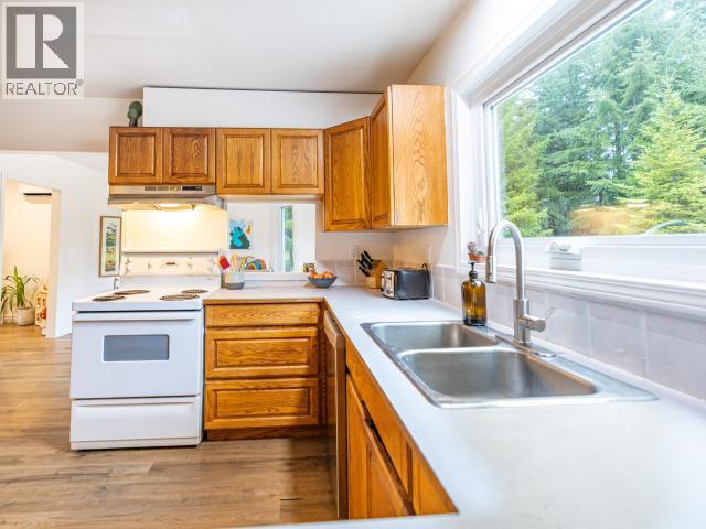 2560 MAYWOOD ROAD, Powell River