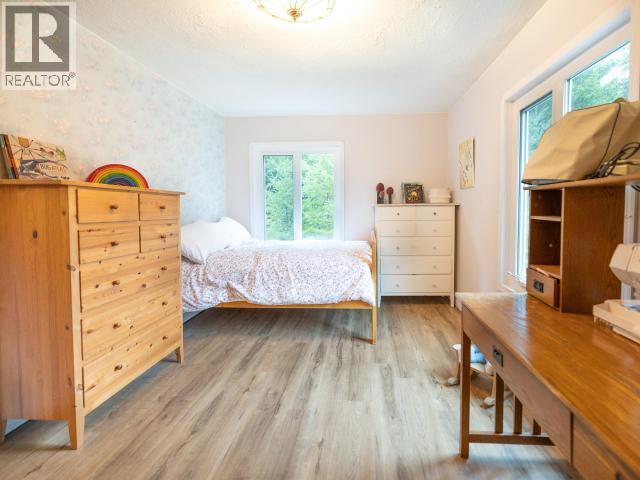 2560 MAYWOOD ROAD, Powell River