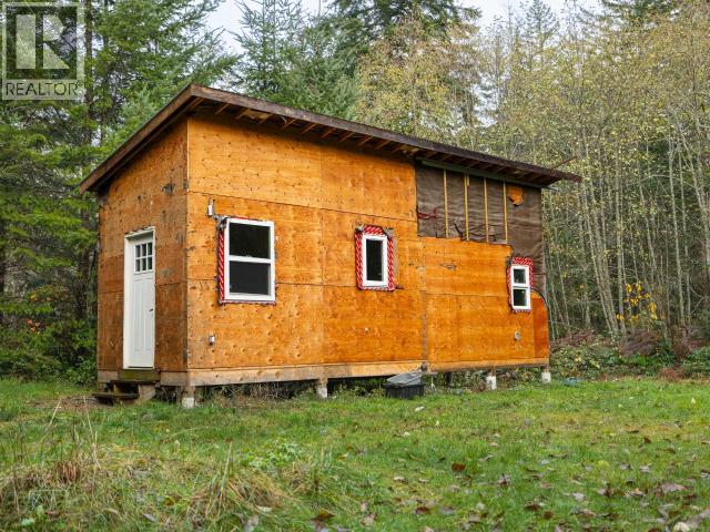 2560 MAYWOOD ROAD, Powell River