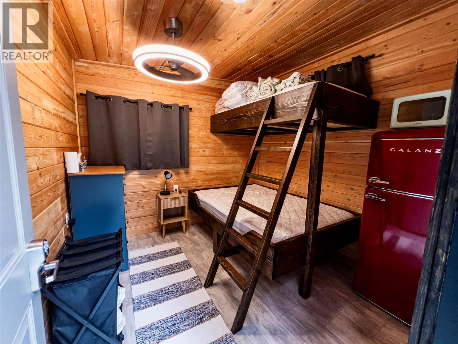  8253 97A Highway, Mara