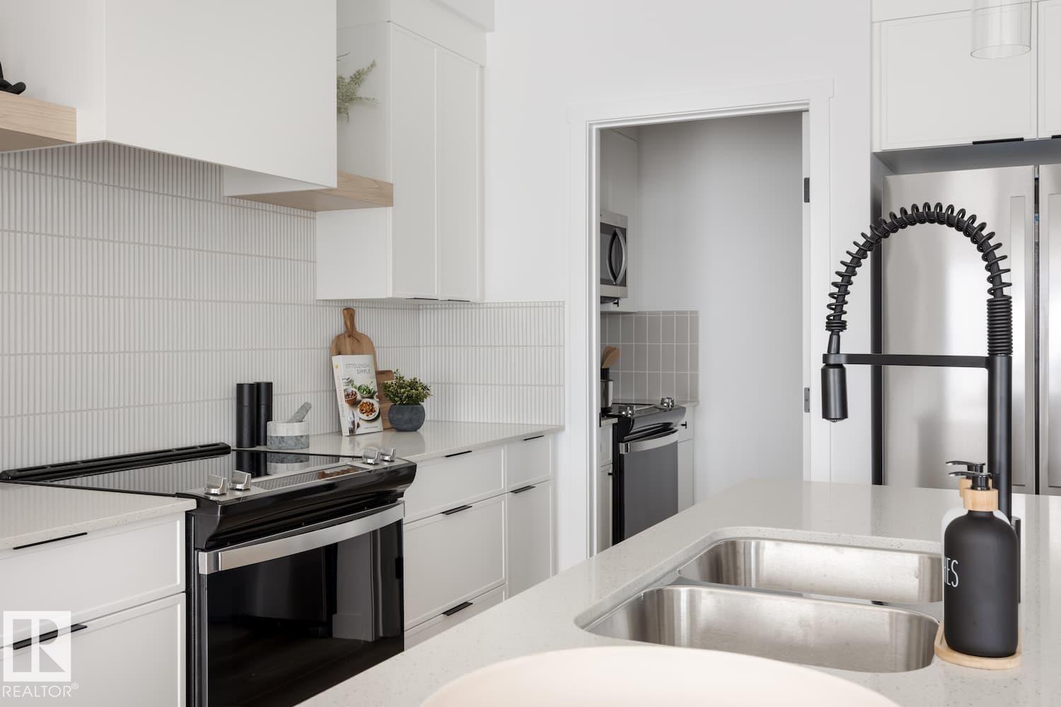 3245 DIXON WY SW, Edmonton