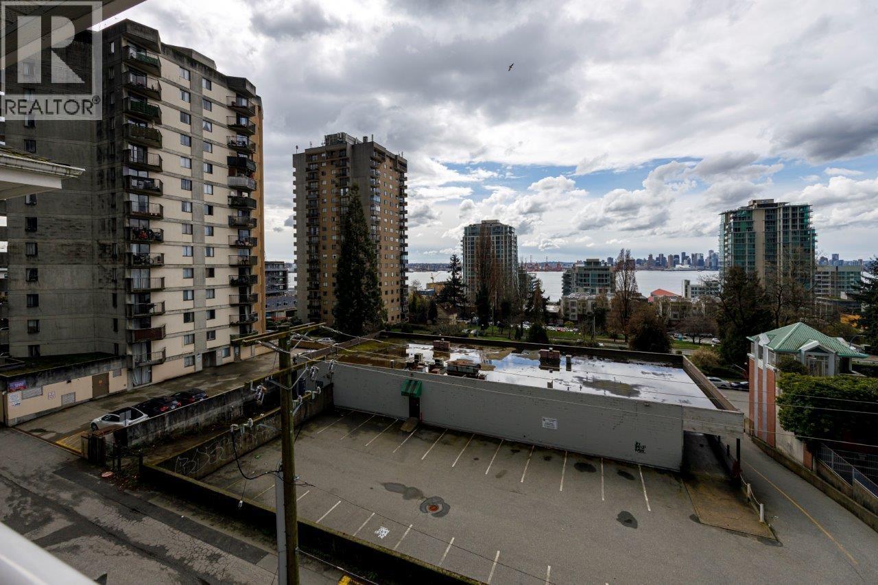 410 155 E 3RD STREET, North Vancouver