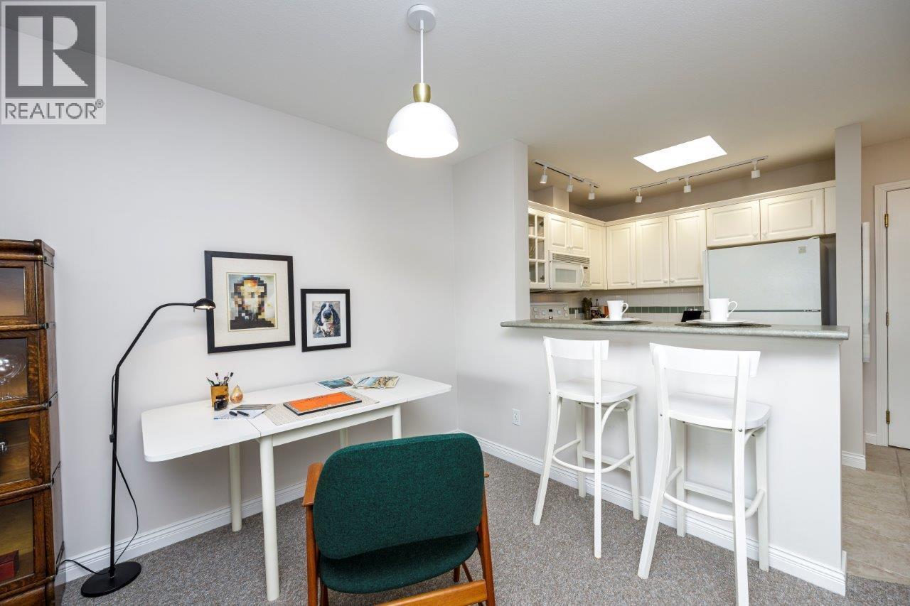 410 155 E 3RD STREET, North Vancouver