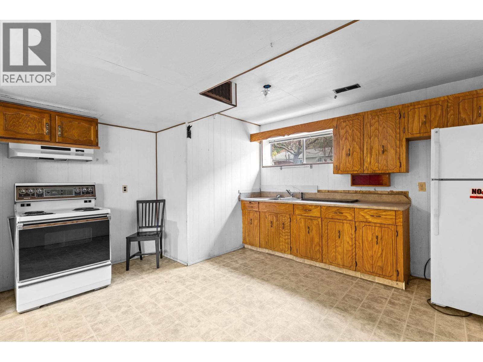  1451 Ross Road, West Kelowna