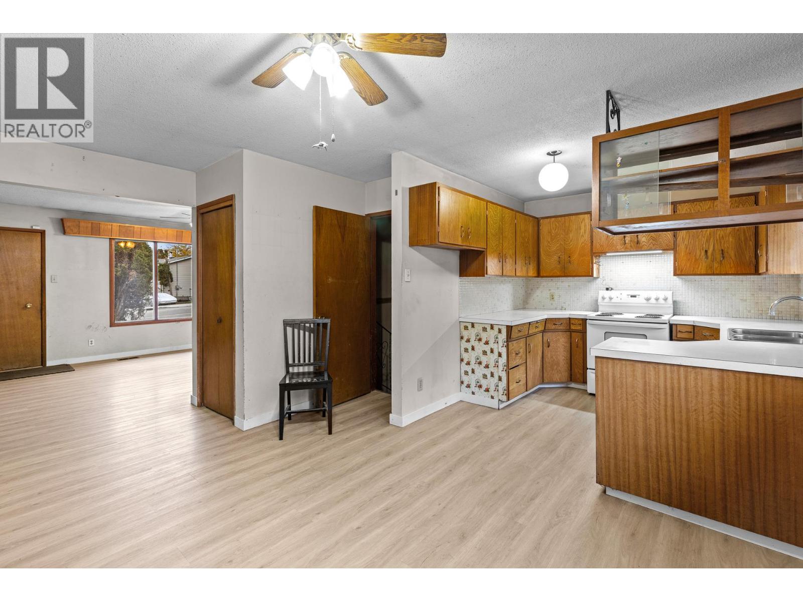  1451 Ross Road, West Kelowna