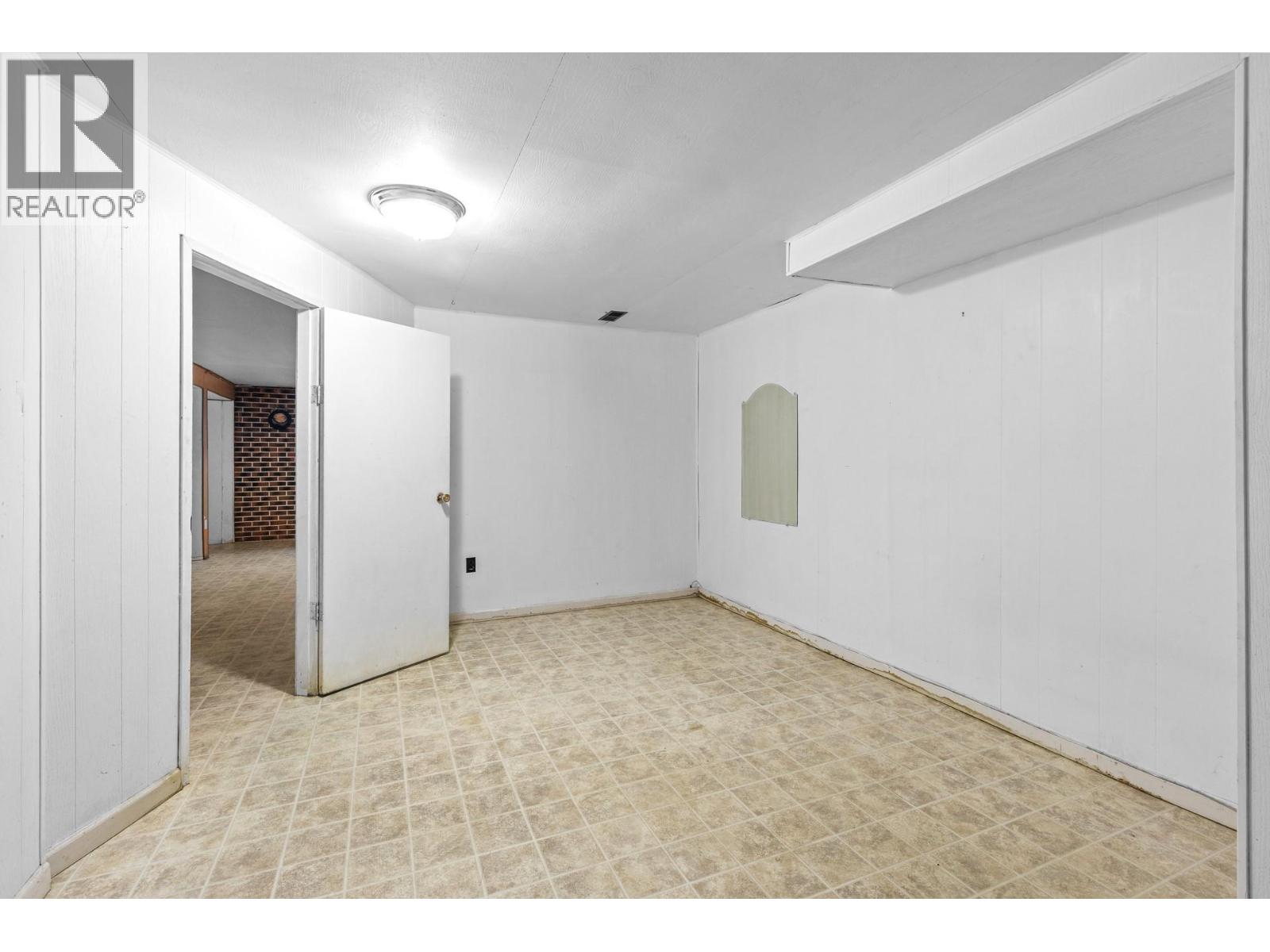  1451 Ross Road, West Kelowna