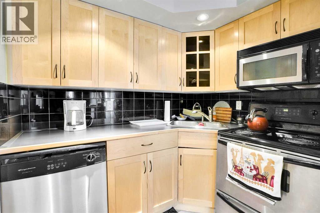 Single Family House for Sale in   A Street NE Renfrew Calgary 