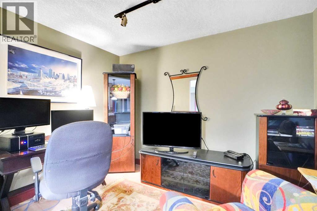 Single Family House for Sale in   A Street NE Renfrew Calgary 