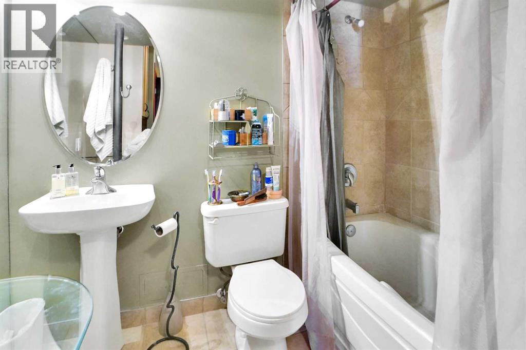 Single Family House for Sale in   A Street NE Renfrew Calgary 