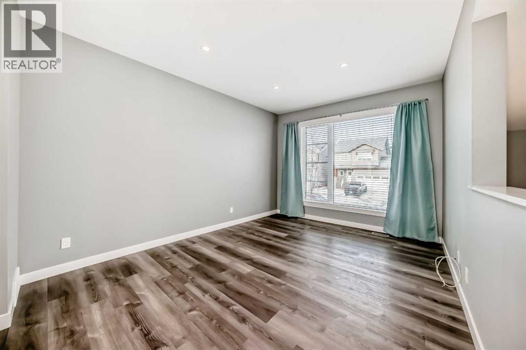 Single Family House Bi-level for Sale in  Ellington Crescent Evergreen Red Deer 