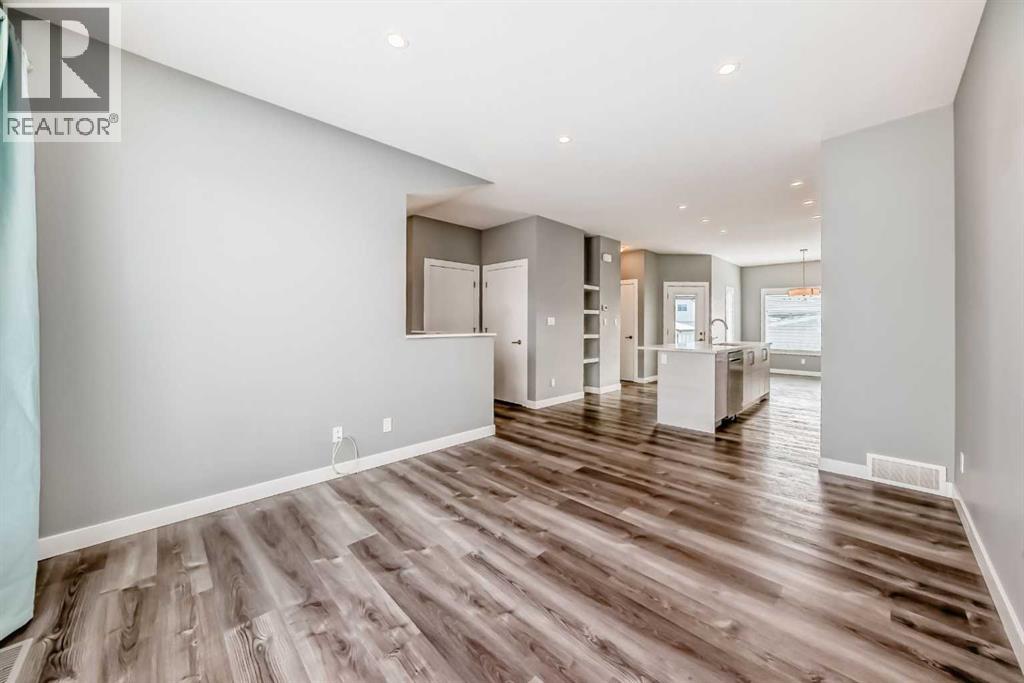 Single Family House Bi-level for Sale in  Ellington Crescent Evergreen Red Deer 