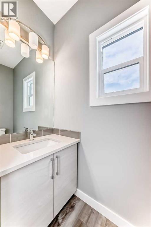 Single Family House Bi-level for Sale in  Ellington Crescent Evergreen Red Deer 