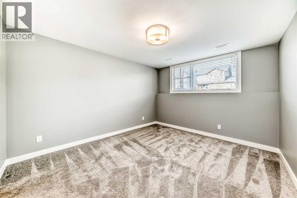 Single Family House Bi-level for Sale in  Ellington Crescent Evergreen Red Deer 