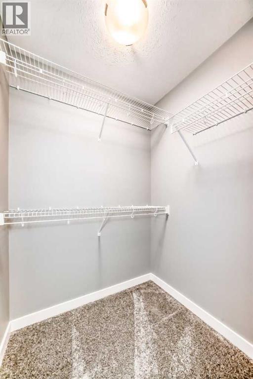 Single Family House Bi-level for Sale in  Ellington Crescent Evergreen Red Deer 