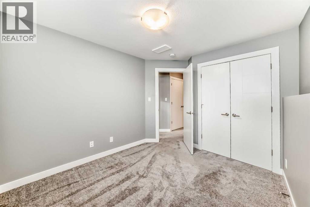 Single Family House Bi-level for Sale in  Ellington Crescent Evergreen Red Deer 