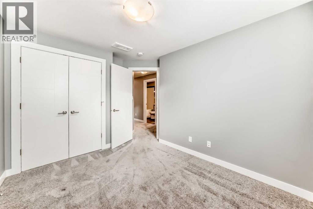 Single Family House Bi-level for Sale in  Ellington Crescent Evergreen Red Deer 