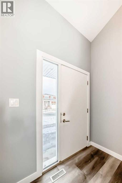 Single Family House Bi-level for Sale in  Ellington Crescent Evergreen Red Deer 