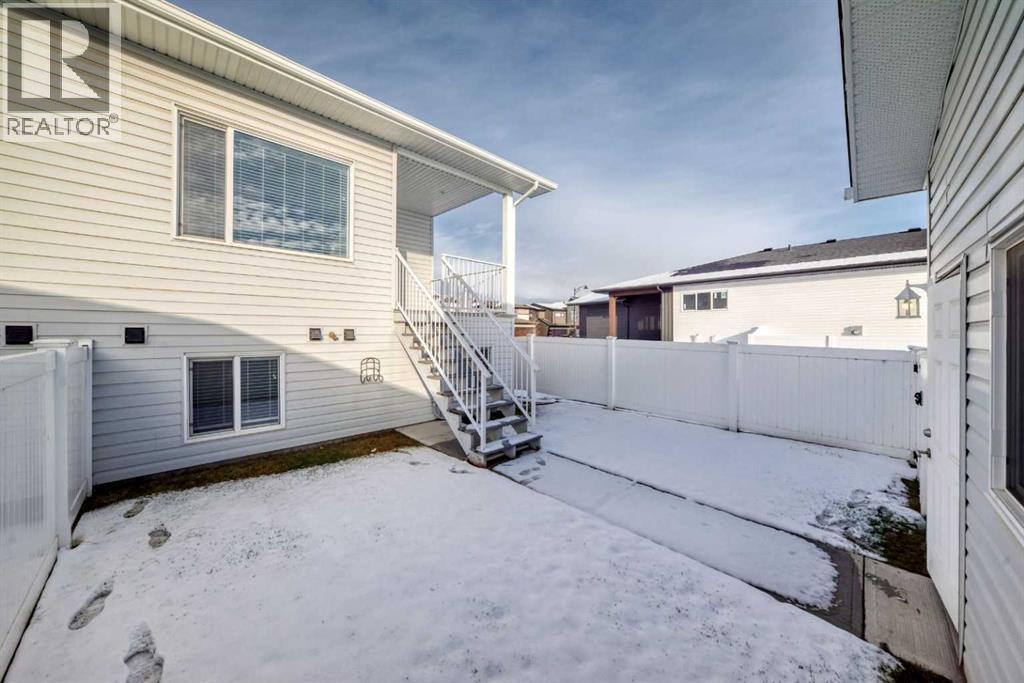 Single Family House Bi-level for Sale in  Ellington Crescent Evergreen Red Deer 