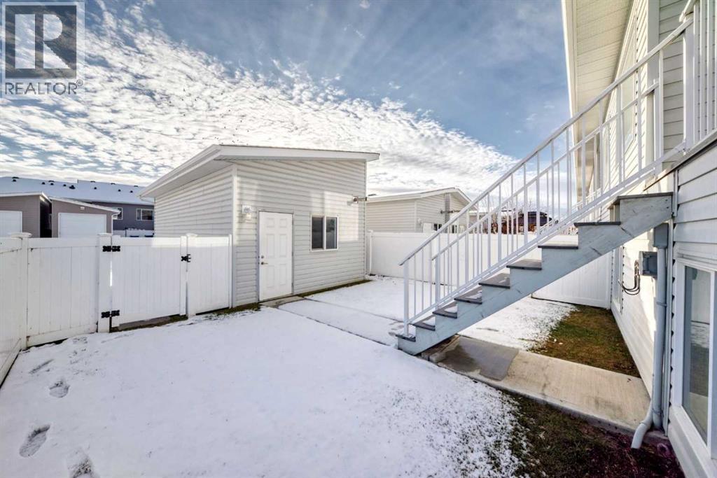 Single Family House Bi-level for Sale in  Ellington Crescent Evergreen Red Deer 