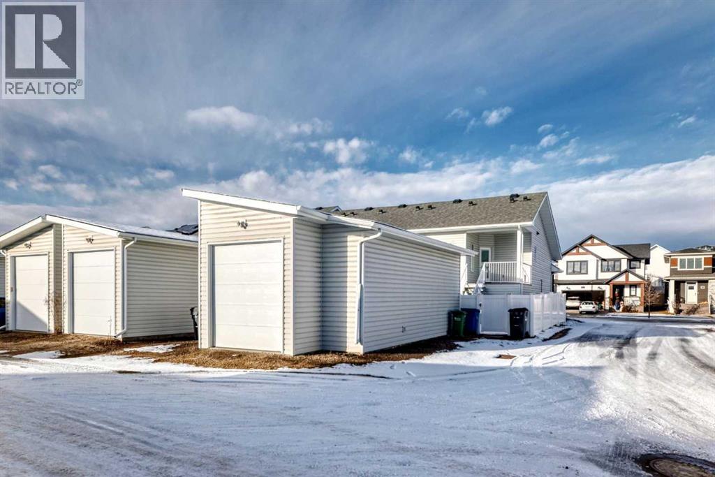 Single Family House Bi-level for Sale in  Ellington Crescent Evergreen Red Deer 