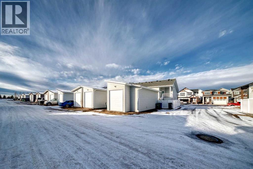 Single Family House Bi-level for Sale in  Ellington Crescent Evergreen Red Deer 