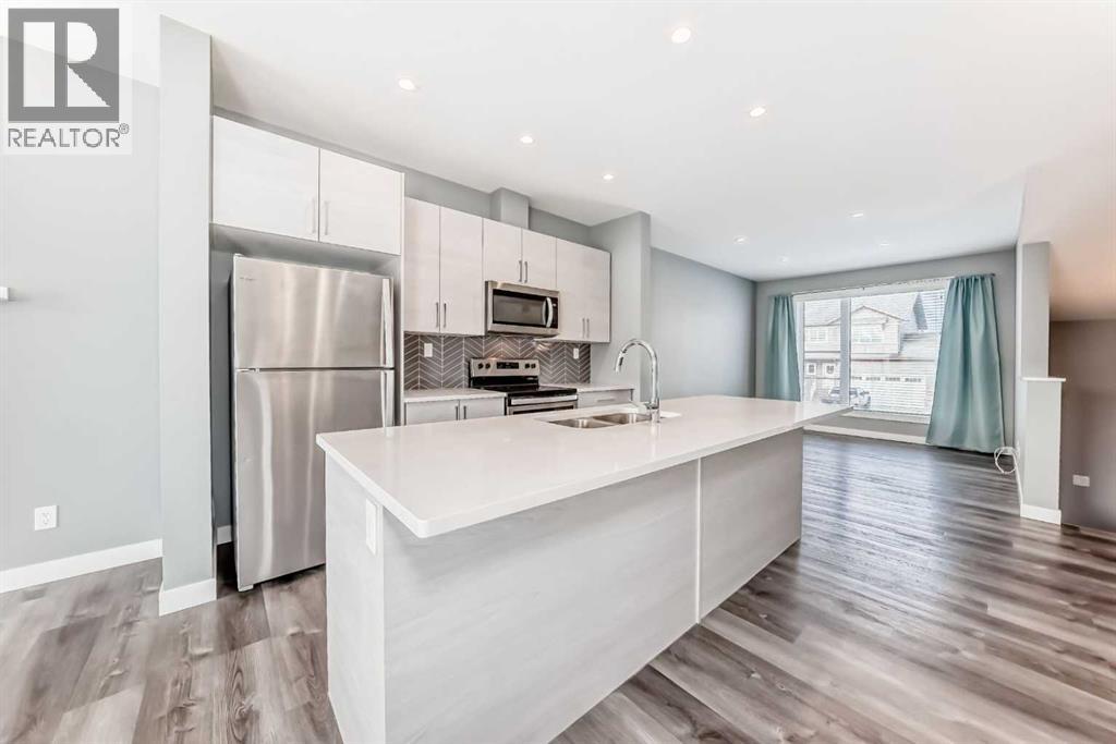 Single Family House Bi-level for Sale in  Ellington Crescent Evergreen Red Deer 