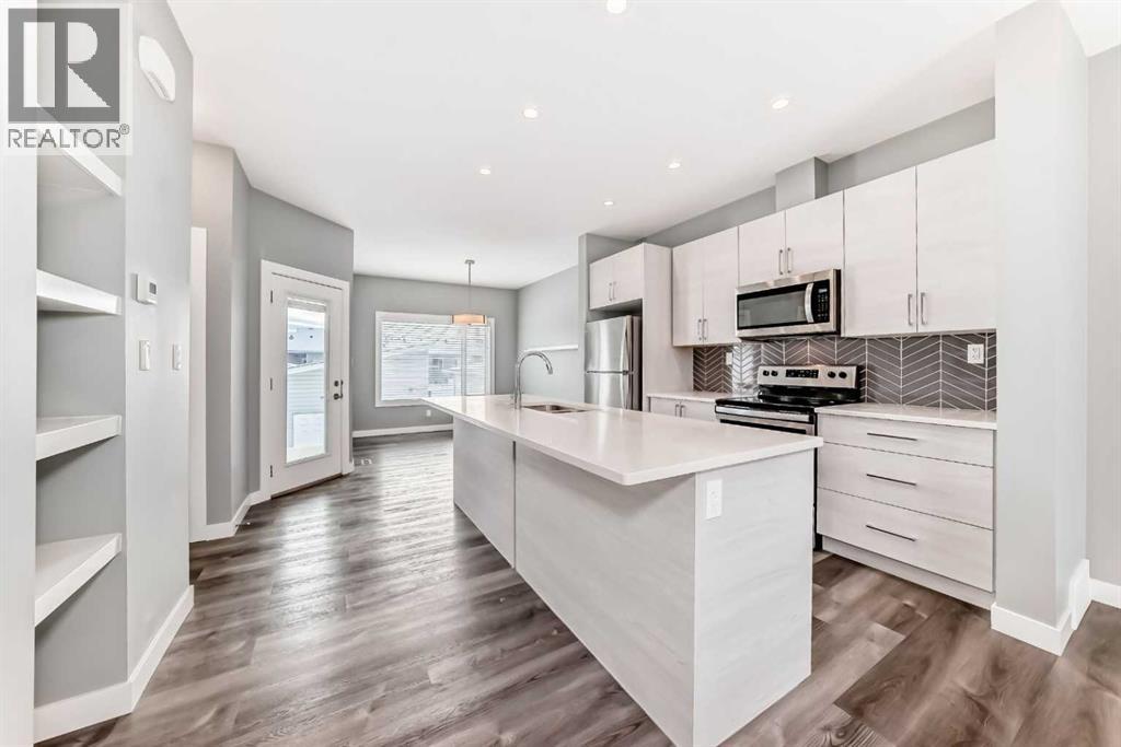 Single Family House Bi-level for Sale in  Ellington Crescent Evergreen Red Deer 