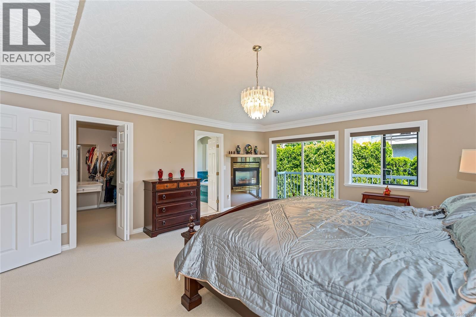  948 Boulderwood Rise, Saanich