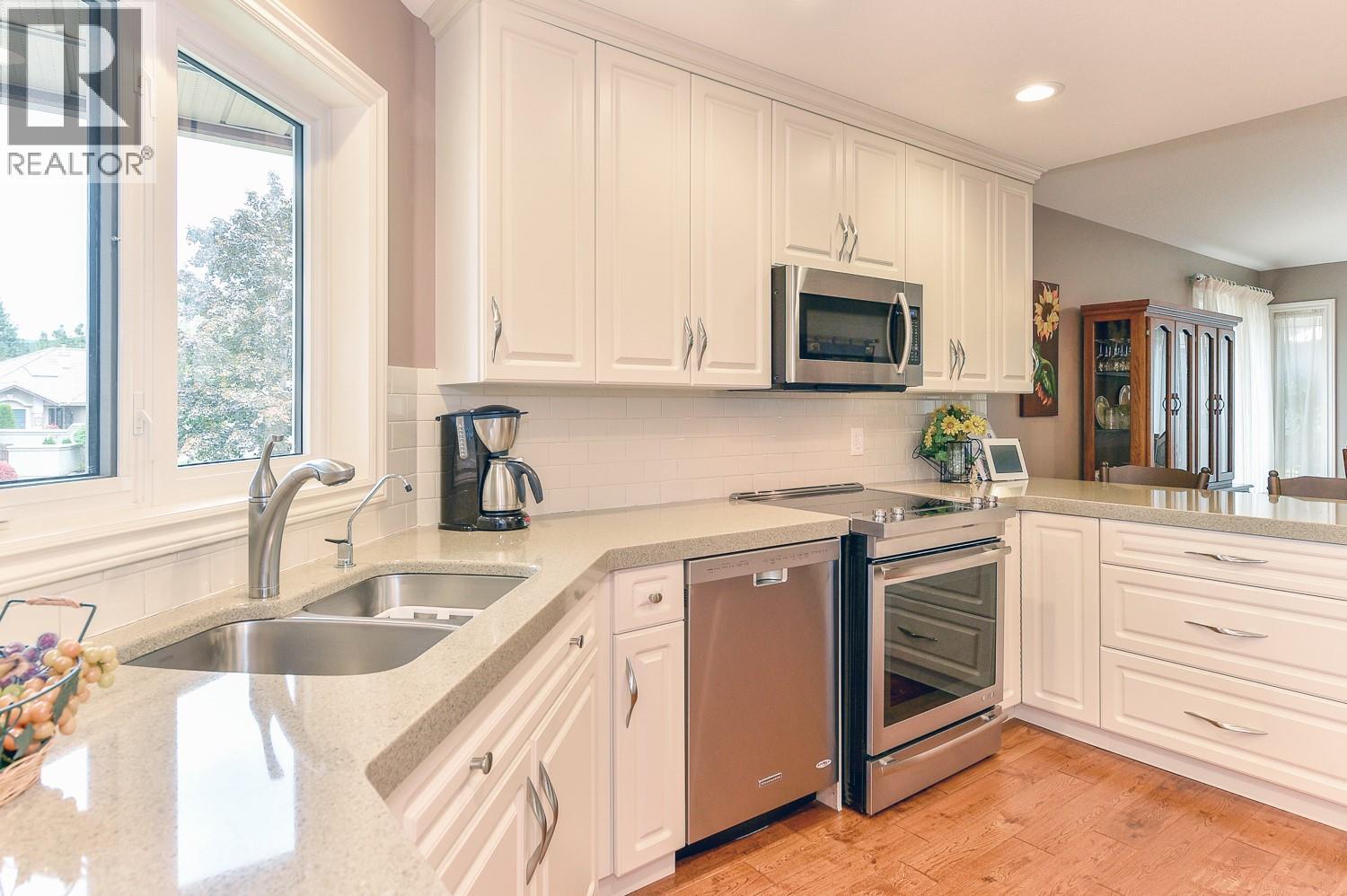 14 4400 Gallaghers Drive East, Kelowna