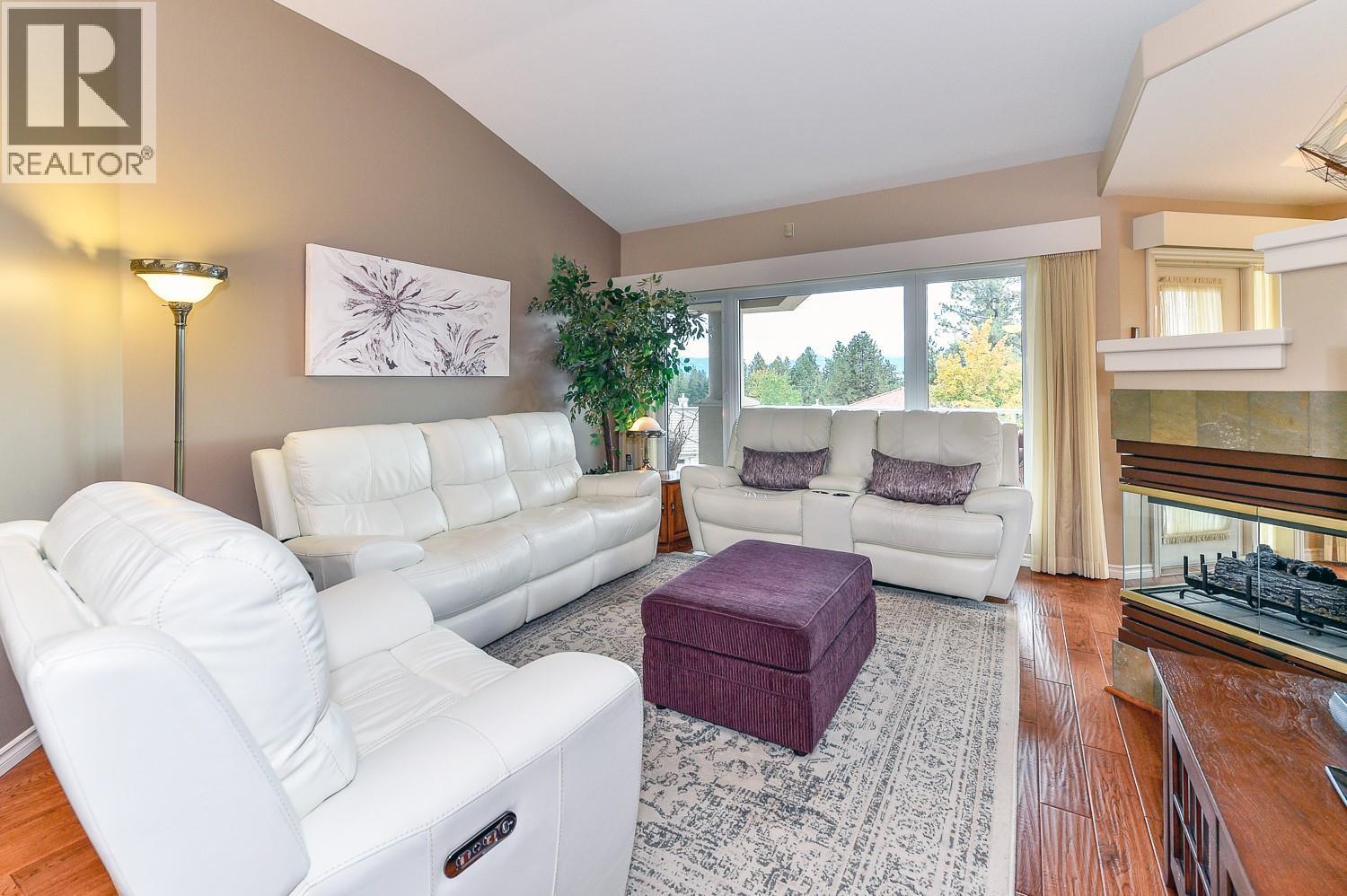 14 4400 Gallaghers Drive East, Kelowna